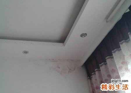 梦见房顶漏水流下好多清水还能喝好甜