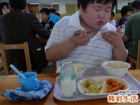 孕妇梦见自己大口吃饭喝酒吃麻辣烫