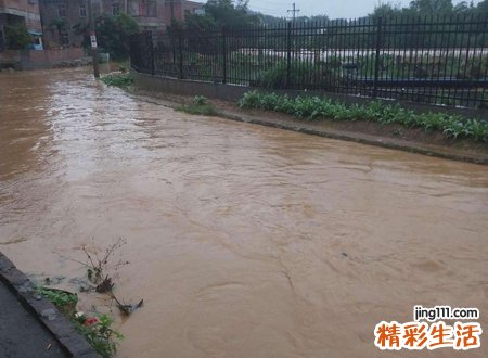 梦见发洪水，做梦梦见发大水水很浑很黄