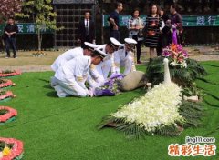 梦见参加不知道谁的葬礼，做梦梦见参加葬礼是什么意思