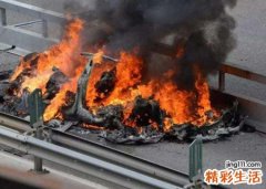 梦见邻居家轿车着火了大家都来帮忙灭火