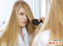 女人梦见自己梳头发并扎起来