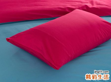 女人梦见好几个五颜六色的花枕头