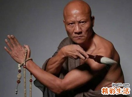 梦见自己秃头一点头发也没有