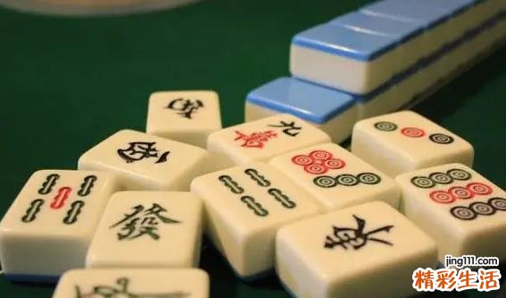 属狗女今天打麻将运气 属狗女今日打麻将最佳方位