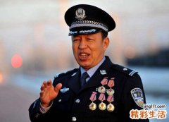梦见自己被警察带走抓去坐牢