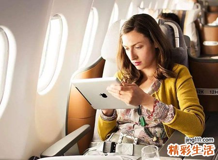女人梦见自己坐飞机，做梦梦到坐飞机是什么意思