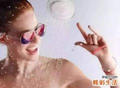 梦见自己没穿衣服，做梦梦见自己全身光着害羞