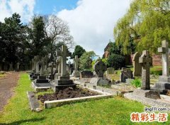 梦见把别人坟墓挖开了，做梦梦见挖坟墓预示什么