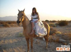 梦见骑马，做梦梦见和别人同骑一匹马