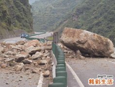 梦见土往下塌塌方并成功逃脱好险啊