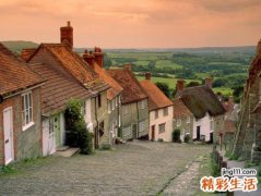 梦见自己在北京居住超级豪华大别墅