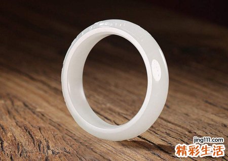 梦见精美绝伦的精品玉镯子