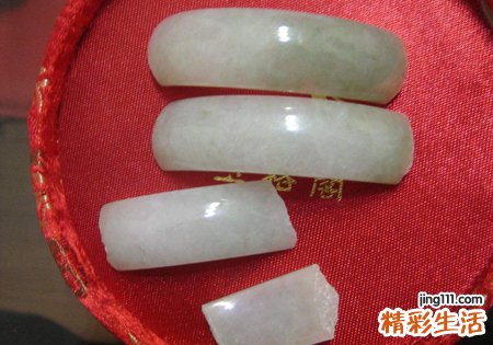 女人梦见手上玉镯无缘无故的突然断开