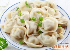 梦见和别人一起在大酒店吃饺子蘸醋
