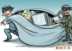 梦见自己拼尽全力把强盗挡在门外