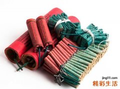 梦见鞭炮身边炸响声音超大
