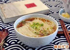 梦见别人在我家做客吃面条喝羊汤