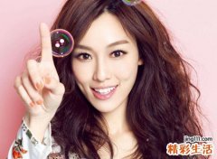 梦见大把牙齿脱落掉在地上被人捡走