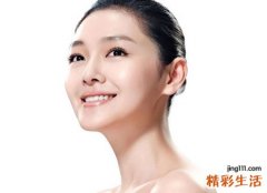 梦见吃东西时下牙被小石子硌掉了