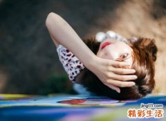 素衣清颜淡若梨花的绝美女子网名，文艺女生昵称独揽风月