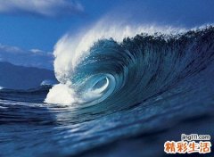 梦见大海涨潮浪很高自己仓皇逃生