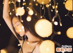 清酒桃花的小仙女qq名字，女生意境网名韶华易逝莫负流年