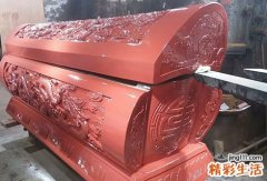 孕妇梦见黑色棺材放在自己的卧室里
