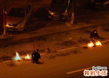梦见烧纸钱祭祖祭拜