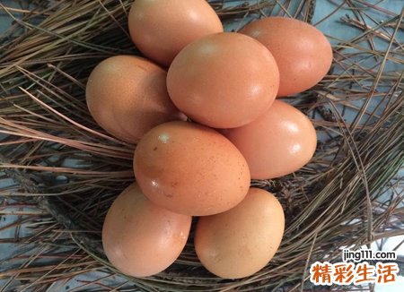 梦见家里的母鸡下蛋喔喔叫