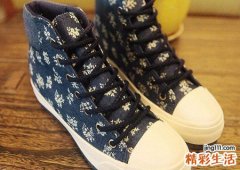 梦见自己和闺蜜在商场试鞋买鞋