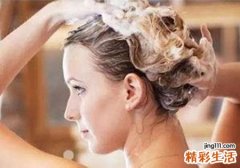 梦见自己在卫生间用冷水冲洗头发