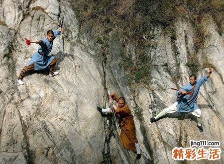 梦见邻居用菜刀砍人被我一招制服