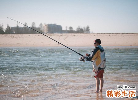 梦见钓鱼一钓一个准钓了一大筐鱼