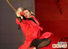 梦见精神病拿刀要杀我吓死我了