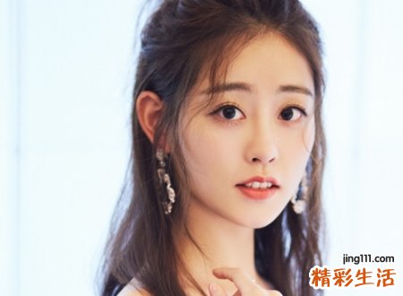 文艺简约有古典味道的昵称，女生网名请爱上我的女人味