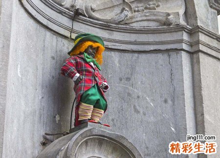 梦见自己内急找不到厕所撒尿