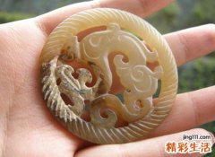 梦见自己佩戴的玉掉在石头上碎了