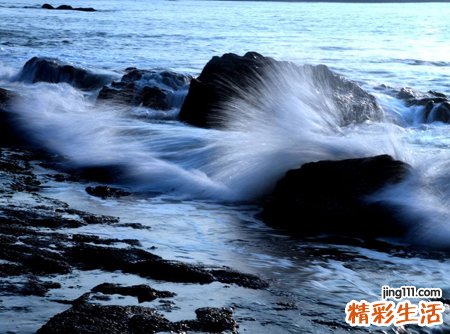 梦见潮水一波又一波涌来好壮观