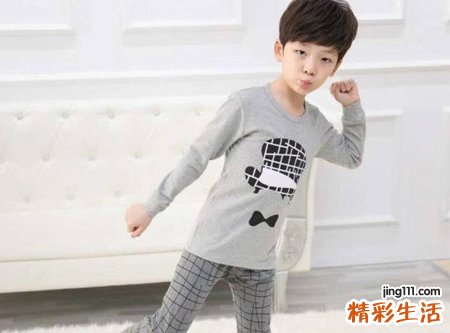 男孩带霖字100分的名字