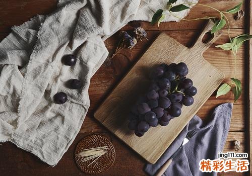 葡萄早上可以空腹吃吗 河蟹和葡萄能一起吃吗