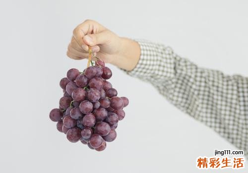 螃蟹和葡萄能同时吃吗 螃蟹和葡萄隔多久可以吃