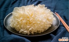 银耳上有霉点可以吃吗 银耳受潮发霉怎么办