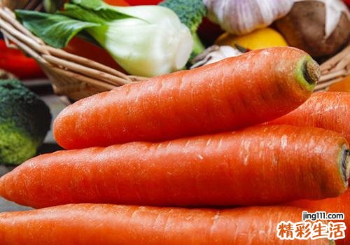 胡萝卜榨汁能生喝吗 胡萝卜汁可以天天喝吗