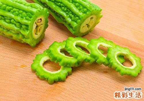 苦瓜和虾可以一起吃吗 苦瓜不能和什么一起吃