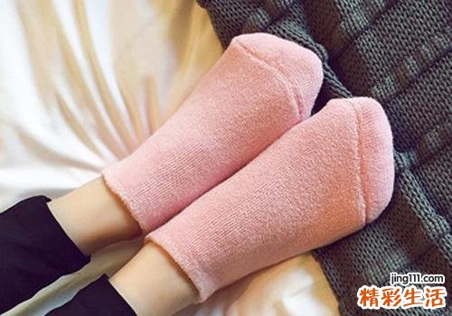 夏天生宝宝要穿袜子吗 夏天坐月子穿什么袜子