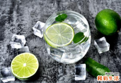 柠檬水用热水还是凉水 空腹能喝泡柠檬水吗