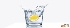 柠檬泡水太苦怎么办 柠檬用干的还是新鲜的效果好