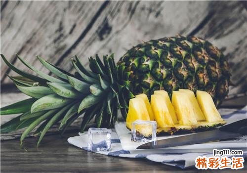 菠萝怎么挑选甜的 吃菠萝需要注意什么