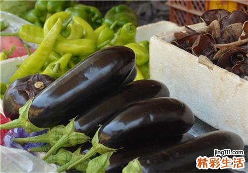 怎样腌茄子咸菜最好吃 茄子不能和什么食物一起吃